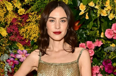 Alexa Chung's Fashion Statement at London Fashion Week