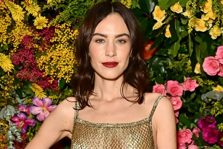 Alexa Chung's Fashion Statement at London Fashion Week